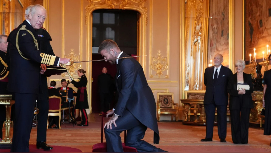 贝克汉姆苦追多年终于封爵，英国王册封其为爵士