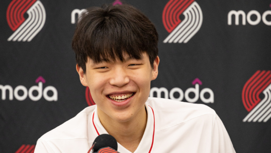 重头戏！杨瀚森首秀亮相夏联，央视直播开拓者对阵勇士