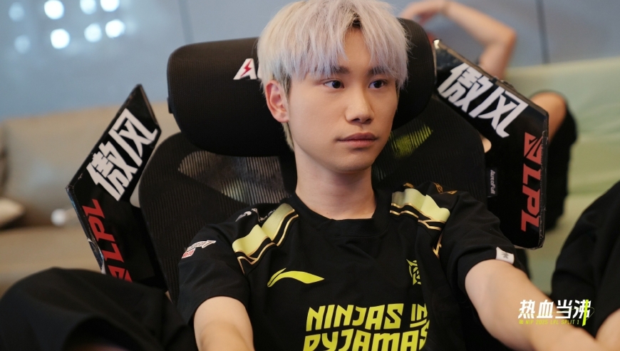 NIP3-2淘汰FPX，晋级季后赛！leave团战收割，Jiejie频繁失误