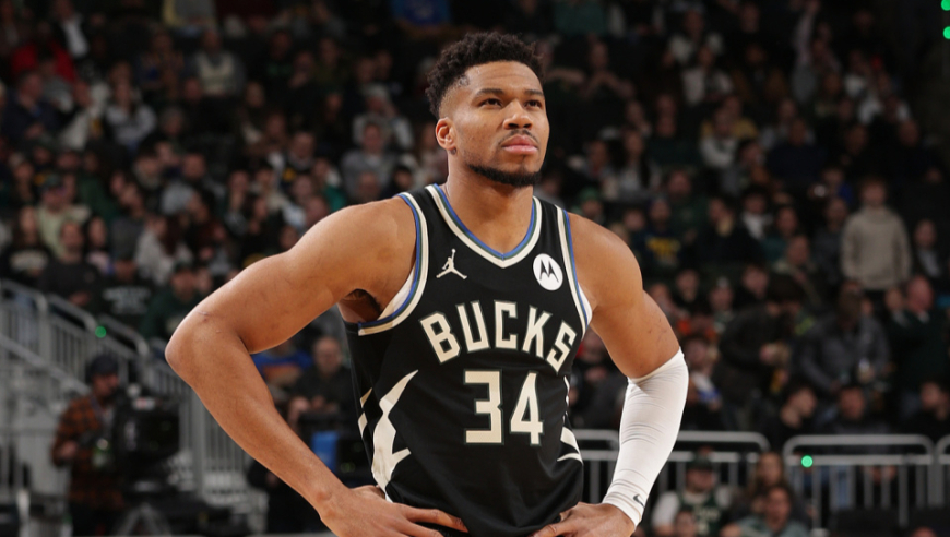 字母哥不申请交易但摆烂逼雄鹿做恶人？ 既要又要只会落个一地鸡毛