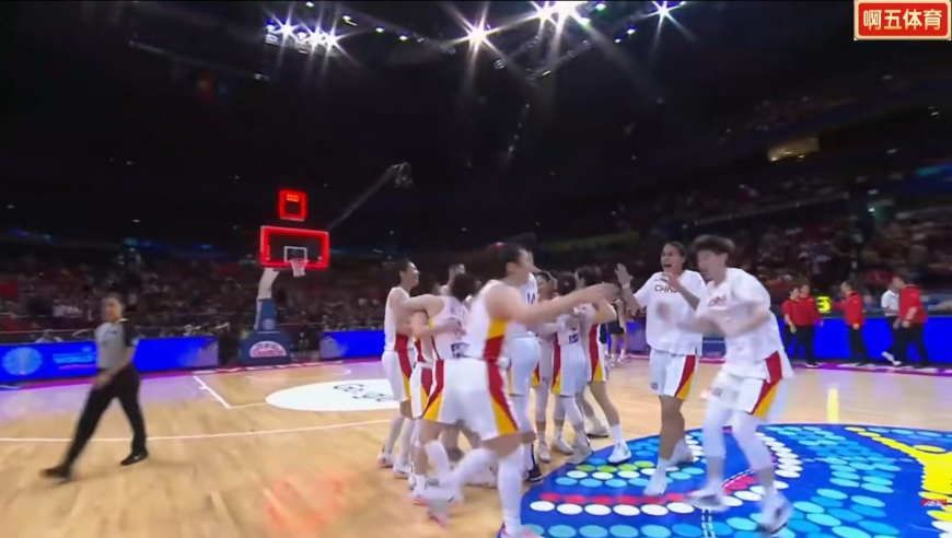 世界杯女篮VS法国女篮第4节，女篮全员发挥出色拿下法国，李梦最高23分