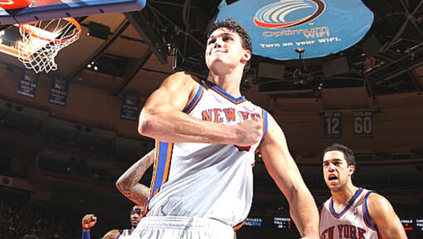 “意大利炮”宣布退役！回顾加里纳利十佳球：倒地三分绝杀成永恒经典！