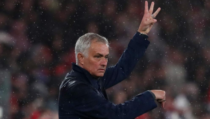 爆冷！皇马被灌4球，穆里尼奥神了：掀翻老东家，彻底征服球迷