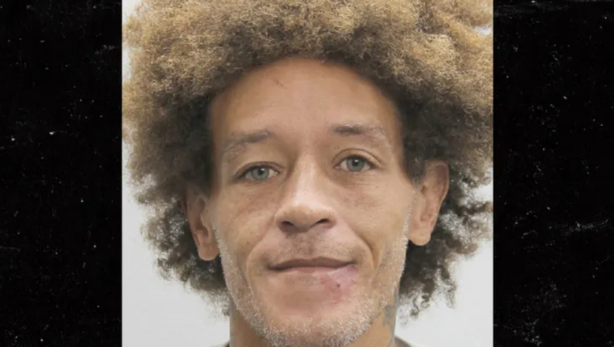 德隆蒂·韦斯特再次被捕，被路人发现失去知觉且停止呼吸