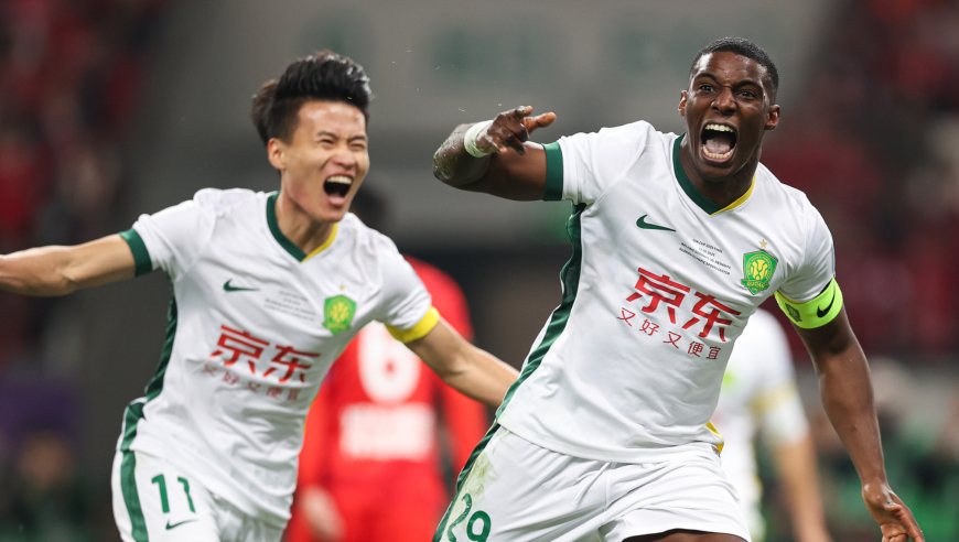 足协杯决赛国安先破门，美丽足球反击河南门将神扑难救主，法比奥补刀