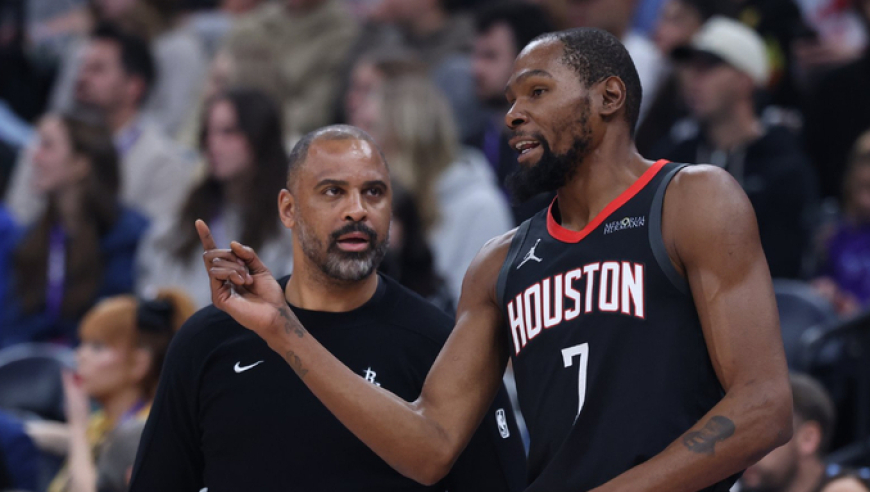 火箭耻辱崩盘引热议！赛后主帅甩锅责怪球员 火记集体批评乌度卡