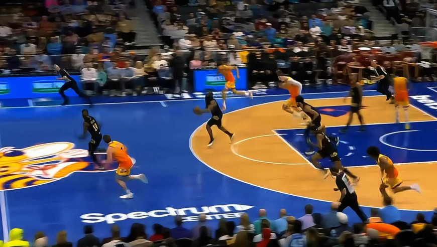 登神之威！哈登第二节登场两分钟连送四次助攻 盘活骑士打穿黄蜂