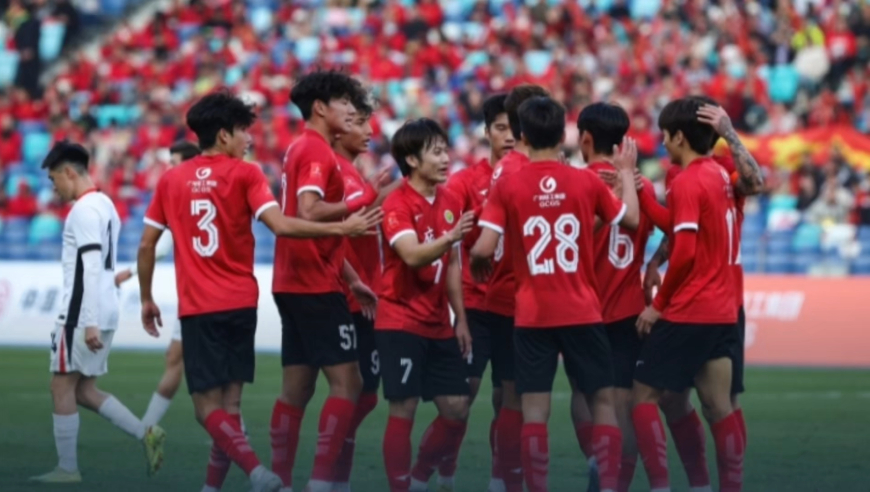 省港杯广东点球大战夺冠！中国香港门将超巨失误，两粒神仙球一度扳平