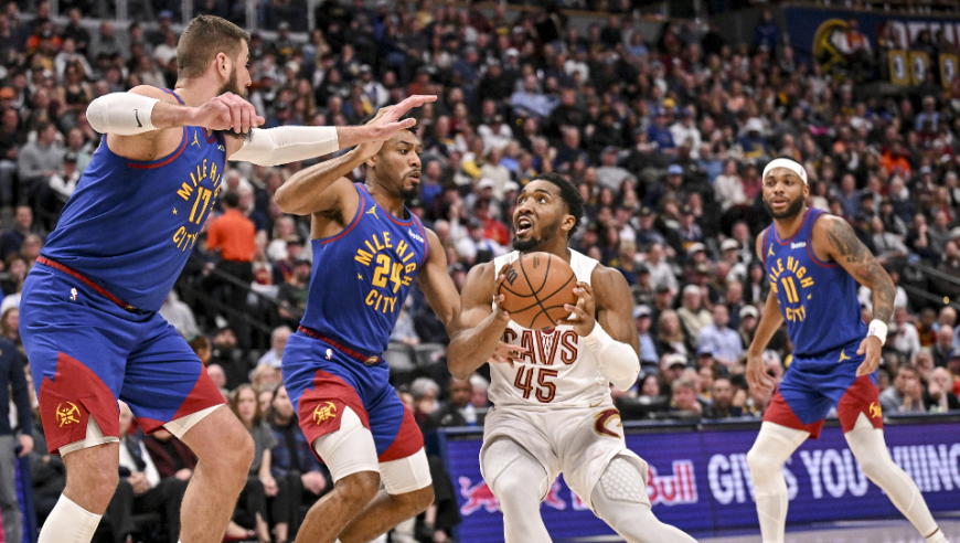 哈登的最佳搭档！骑士米切尔vs掘金32分10助攻集锦：关键罚球绝杀