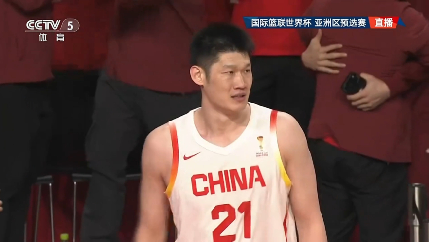 中国逆转日本赛后众生相：胡金秋怒吼庆祝 看台球迷含泪挥舞国旗