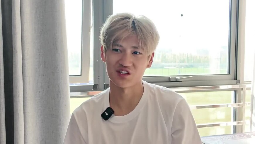 记者：下个月刘祝润就要当爸爸了，孩子会在大连出生