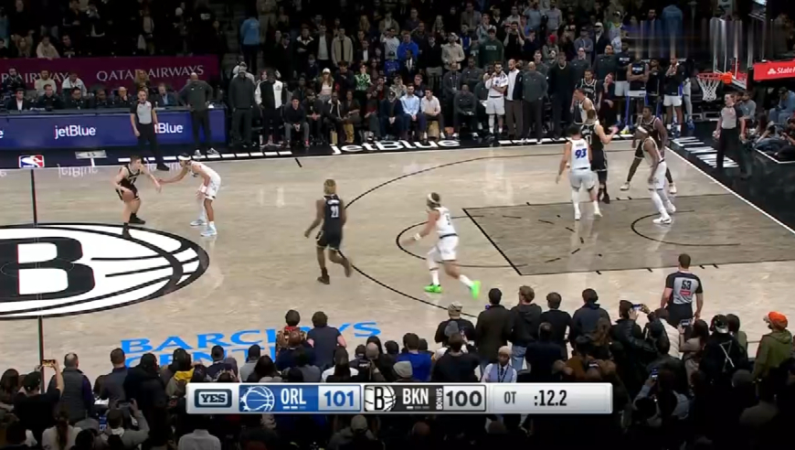 神剧情！慢镜还原班凯罗天外飞仙三分反绝杀篮网，魔术疯狂庆祝