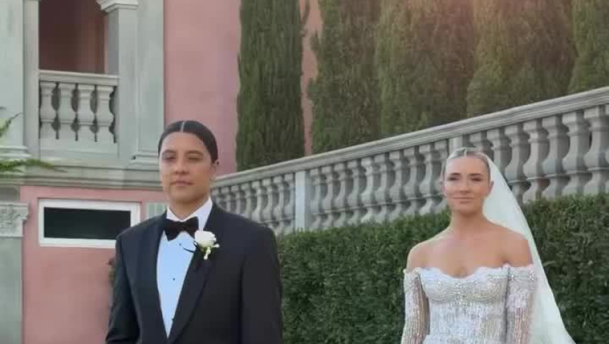 切尔西女足科尔与前国脚梅维斯喜结良缘，2025年迎双喜！