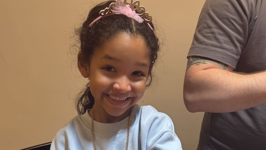 年味拉满！归化国脚塞尔吉尼奥妻子晒全家包饺子、吃年夜饭