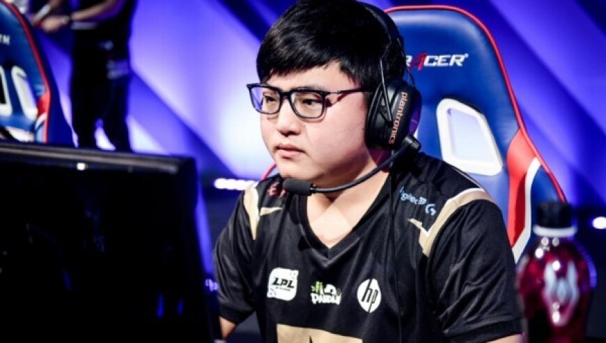 LOL：MLXG谈RNG新阵容，Uzi还要复出再打一年，RNG暴雷后Uzi也被波及