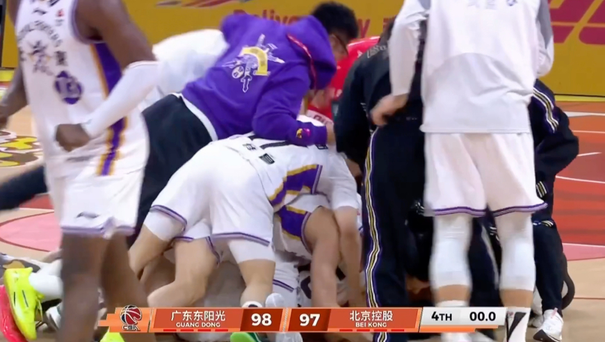 广东北控最后时刻：廖三宁关键6分中读秒绝杀 徐杰制胜机会三不沾