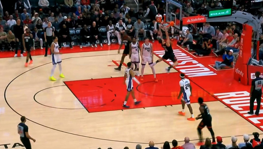 拿下！火箭第三节最后四分钟轰18-2超强攻击波领先国王到32分全过程