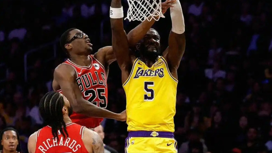 23+10+6前板！湖人新援打爽了，1数据联盟第2，老詹：签他很关键