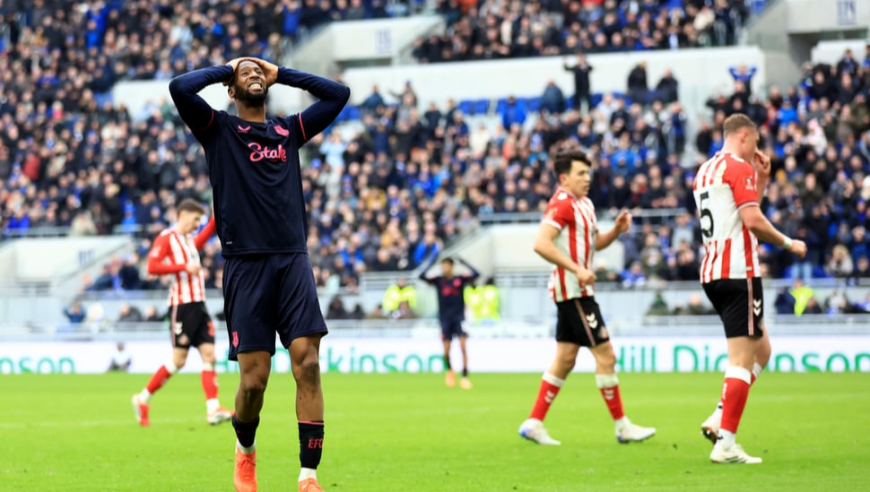 离谱！足总杯埃弗顿绝平+点球大战三罚全丢，桑德兰门将封神