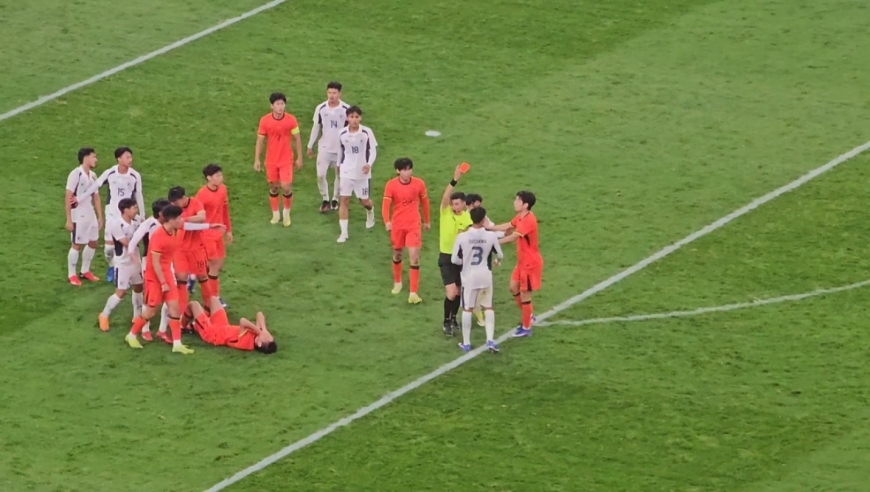 U23国足不应该！最后时刻双方起冲突，各有一名球员染红离场