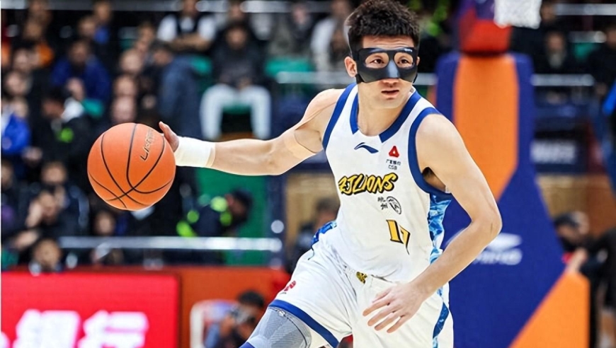 30分钟18铁！硬是投死广厦，球迷怒喷：无限开火权也得有个度吧