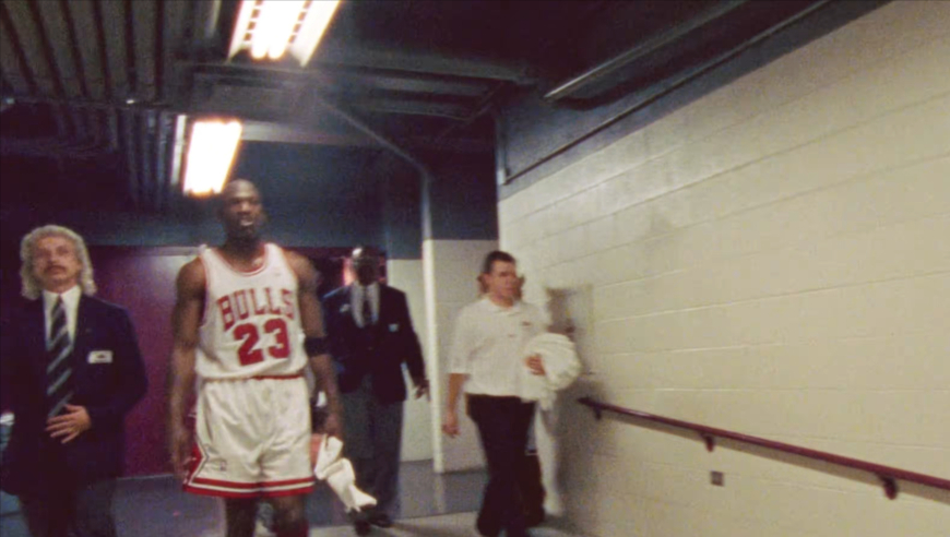 乔丹被前队友激怒，第二场比赛防的对方只得到两分｜传奇乔丹