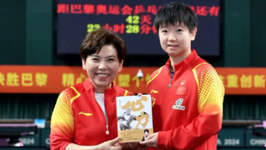 孙颖莎战胜朱芊曦，赛后维护王曼昱，难怪邓亚萍张怡宁那么喜欢孙颖莎