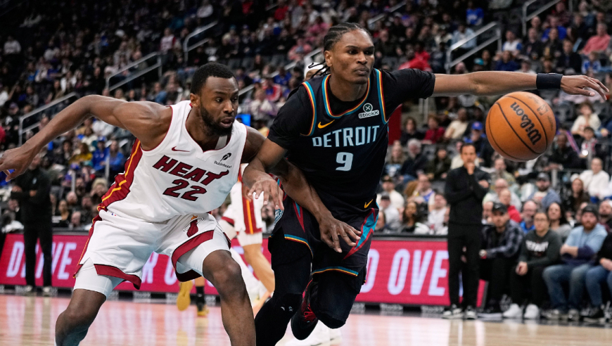 热火活塞最后两分钟：活塞轰9-0疯狂反扑 热火抢断边线球拒绝逆转