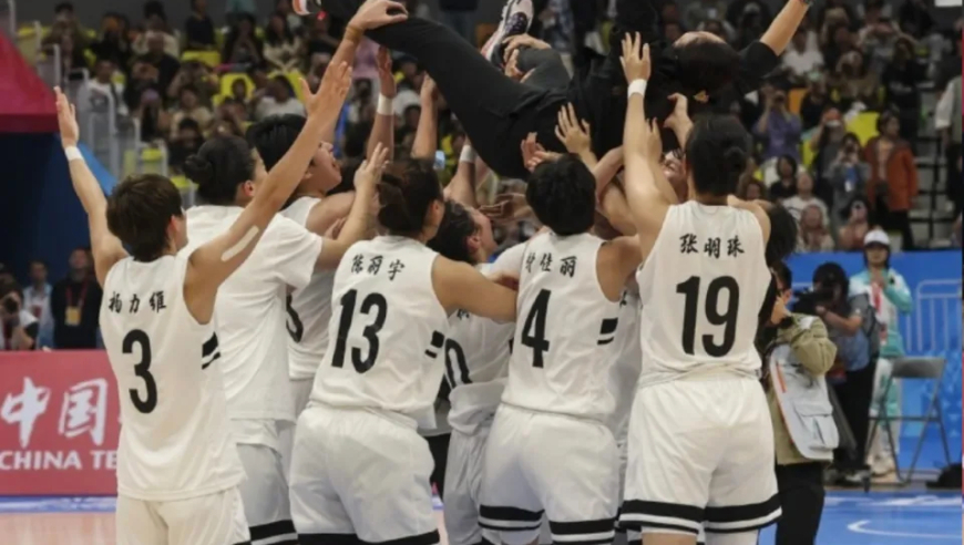 拿捏仨国手26中6，带队击败四川女篮夺冠！篮协用宫鲁鸣顶替她是步错棋？