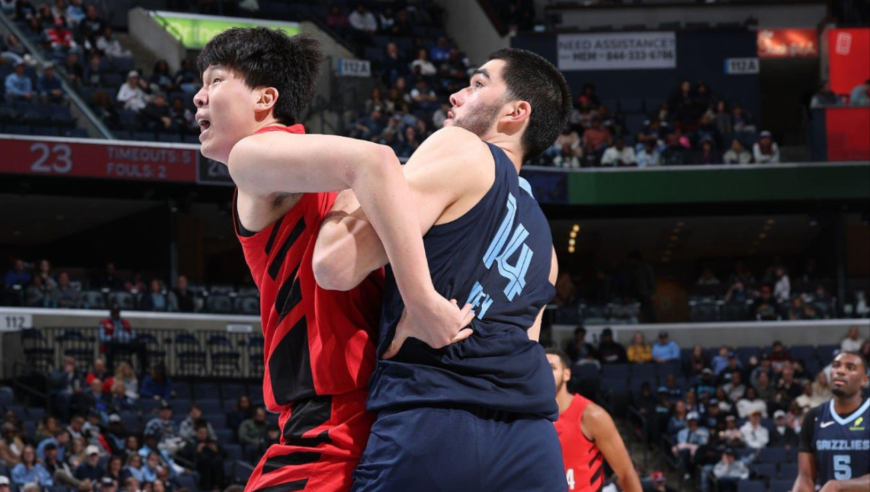 强势追分！杨瀚森第三节突然开窍率队打出19-3 连造犯规灰熊被打懵