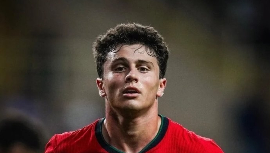 没C罗没问题！葡萄牙半场连轰5球，内维斯双响，B费压哨点杀