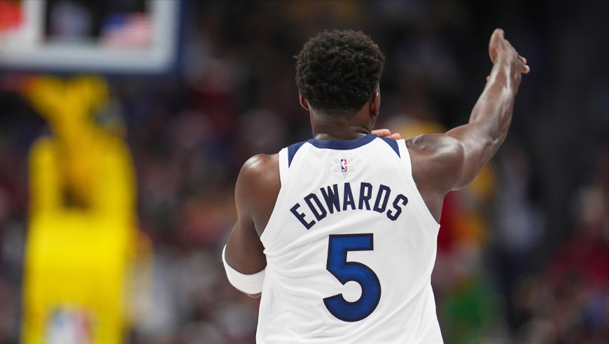 带伤战斗如乔丹！华子44+6集锦 末节绝平加时喷裁判被驱逐