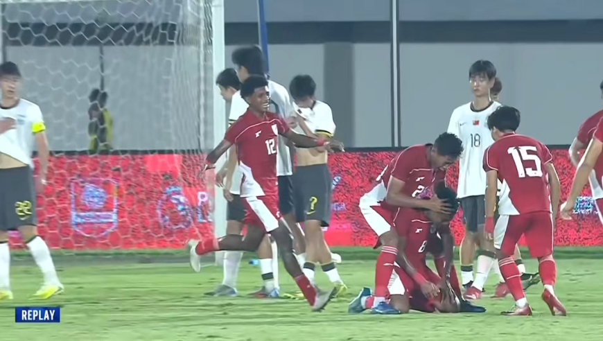 印尼U17幸运破门！定位球进攻打在中国防线变向，主帅如释重负