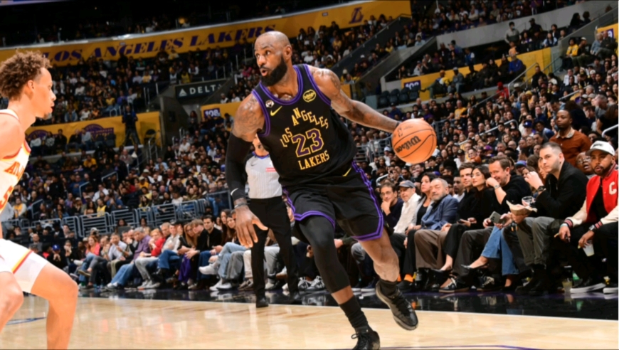 这是41岁？老詹极致个人表演狂轰31+9+10，东契奇看嗨了