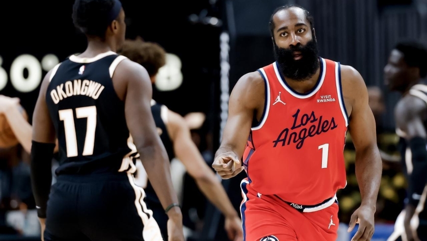 败人品也能赢球！哈登狂轰27+4+9+3！祖巴茨打爆老鹰，小卡21+6+5