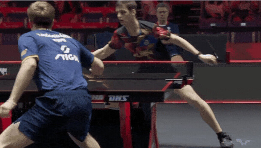 真性情！莫雷高德输掉首局，立马扔掉球拍&碎碎念&抢过水瓶