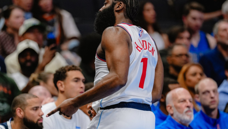 狂轰50分，再砍55分！哈登刷新历史纪录，灯泡组合重现江湖，快船该回来了