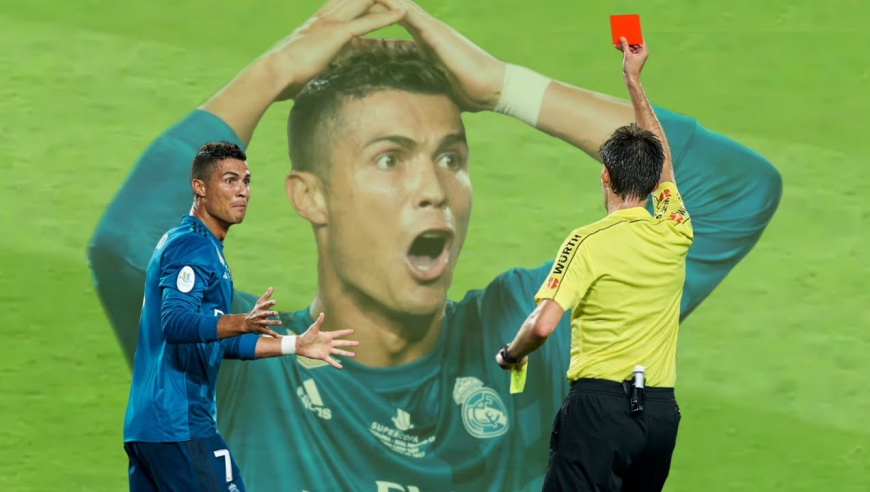 C罗暴力染红盘点：亮鞋钉飞铲踢人+抓对手头发，多次故意肘击