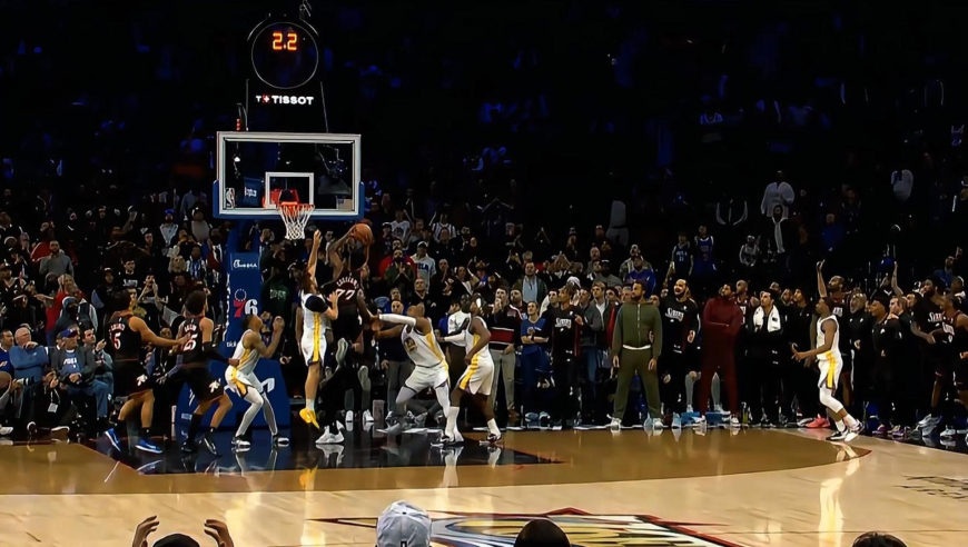 神剧情！马克西三不沾埃奇库姆补篮准绝杀 勇士反绝杀被马克西封盖