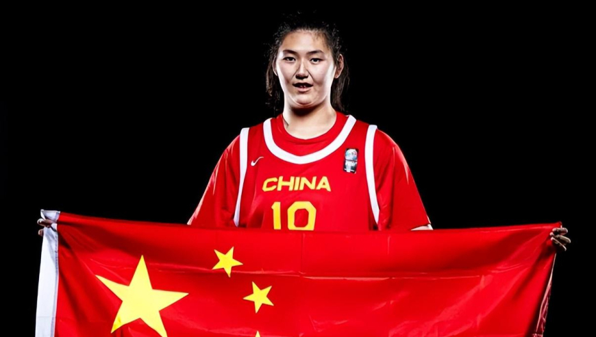 2米23&ldquo;中国长城&rdquo;张子宇21分统治！11中9太强，中国女篮吊打国际联队