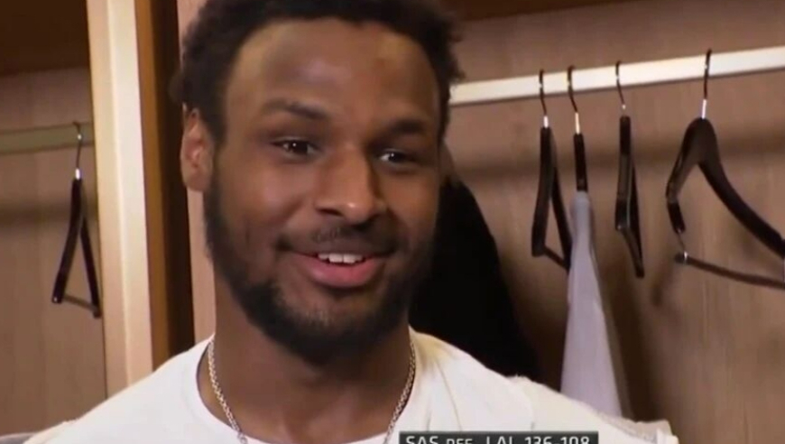 炸裂！血帽2米13大中锋！布朗尼打出生涯最强一战