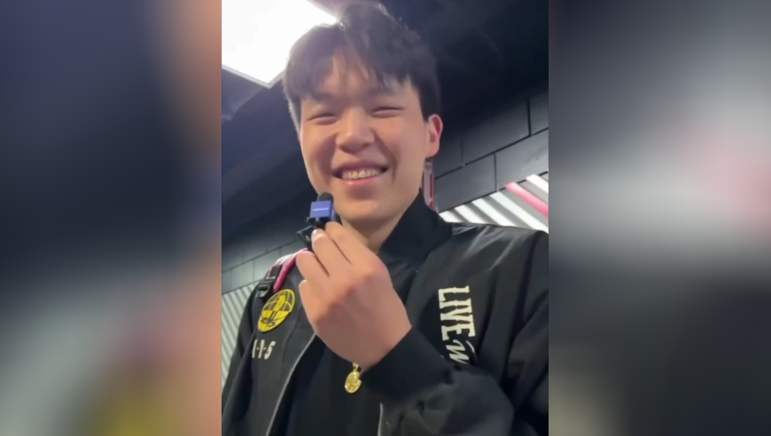 杨瀚森调侃自己可以当网红：探店博主嘛 在中国叫美食博主