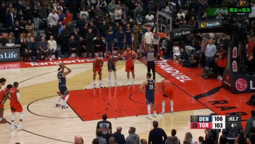 就差0.1秒！英格拉姆极限绝平3分被判超时，全场球迷满脸不可思议