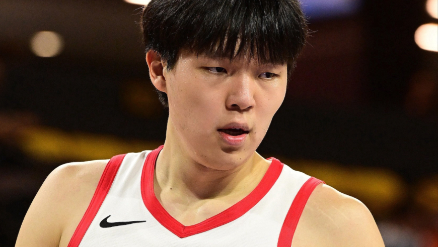 还得是杨瀚森！小杨篮下再次命中7中7  随后机警防守白捡一抢断