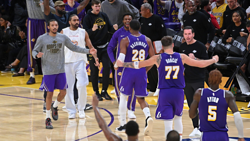 湖人险胜马刺最后3分钟：斯玛特＆拉拉维亚险成罪人 尚帕尼2罚全丢遭逆转