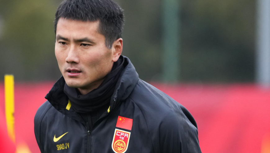 潘谈国足 | 国足洋帅已到谈价阶段？足协放出邵佳一来压价？