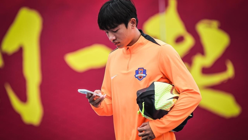 喜讯！五大联赛终于又有中国球员了，已经官宣确认，有望锁定主力