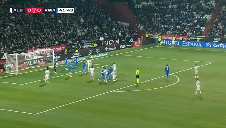 大冷门！慢镜还原阿尔瓦塞特第94分钟逆天绝杀皇马，姆巴佩傻眼了