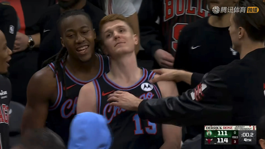 献给罗斯！慢镜头回看公牛0.2秒准绝杀 赫尔特三分大心脏