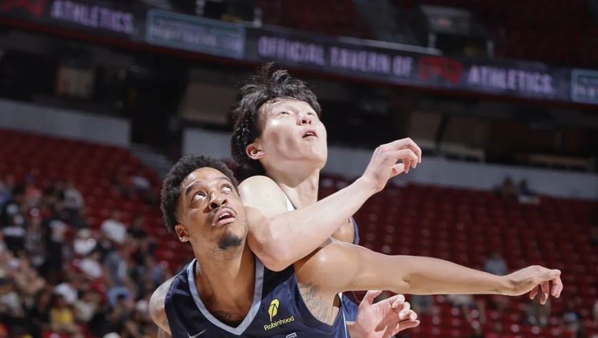 10+10！杨瀚森补扣+暴扣引爆NBA，但担心的事还是发生